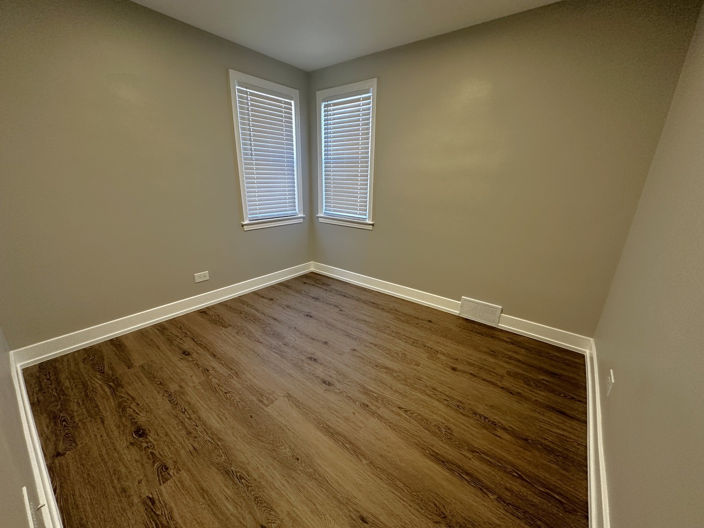 7304 West 57th Street Summit, IL 60501 - Photo 9 of 12