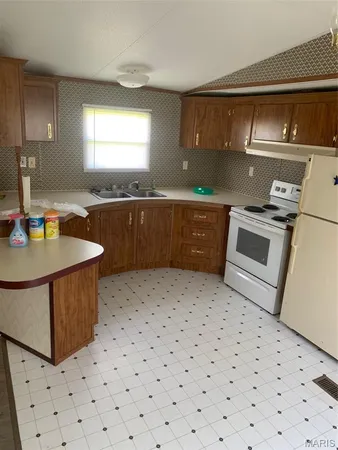 $259,000 | 4727 Highway 50 East, Linn, MO 65051