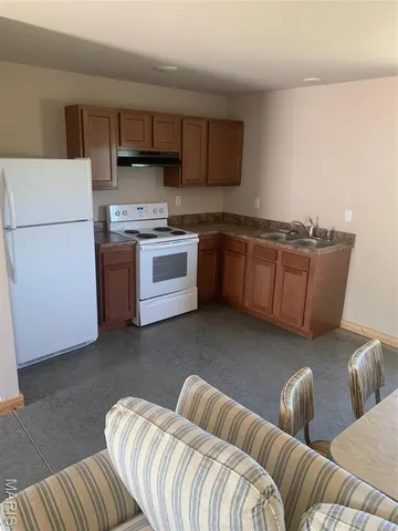 $259,000 | 4727 Highway 50 East, Linn, MO 65051