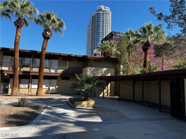 $1,195 | 309 West Cincinnati Avenue, Unit 18, Las Vegas, NV 89102