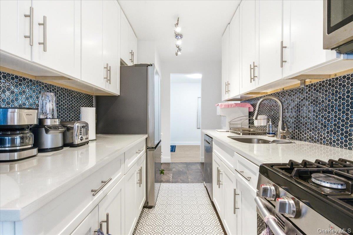 100-11 67th Road, Unit 421 Queens, NY 11375 - Photo 17 of 27