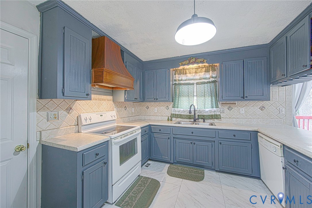 7372 Trailing Rock Road Prince George, VA 23875 - Photo 13 of 30 Kitchen