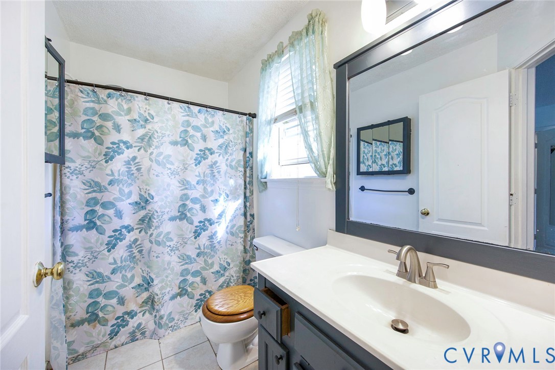 7372 Trailing Rock Road Prince George, VA 23875 - Photo 19 of 30 Primary bathroom