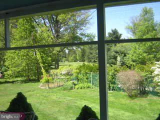 35 Medbury Lane Wallingford, PA 19086 - Photo 4 of 6