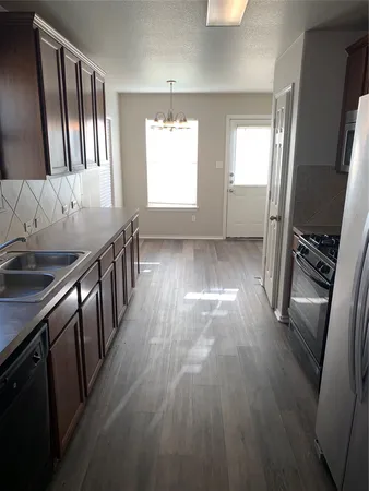 $2,100 | 12205 Ferrystone Glen Drive, Del Valle, TX 78617