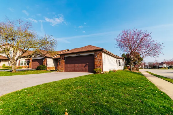 $270,000 | 21200 Silktree Circle, Plainfield, IL 60544