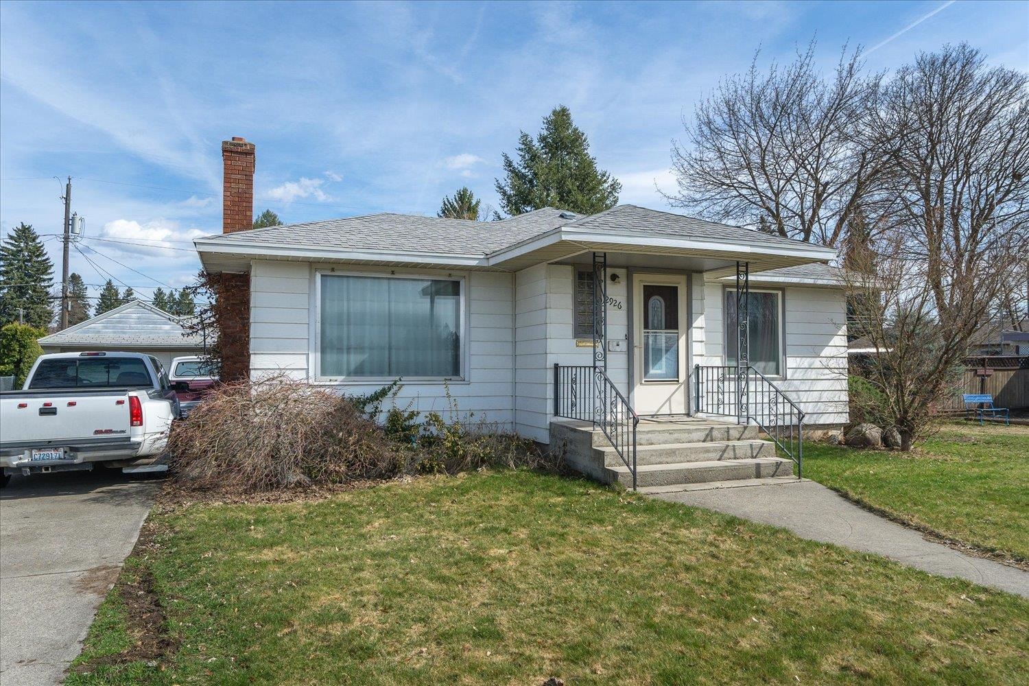 2926 North Laura Road Millwood, WA 99212 - Photo 4 of 50