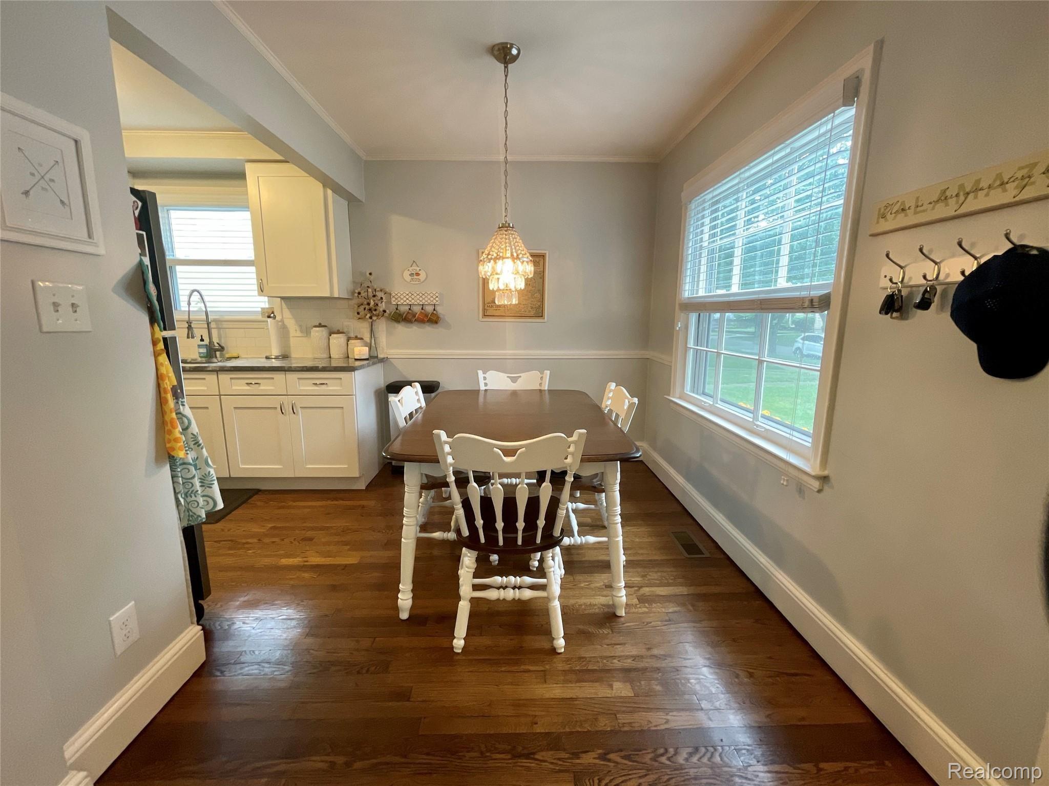129 East Webster Road Royal Oak, MI 48073 - Photo 6 of 28 dining room.jpeg
