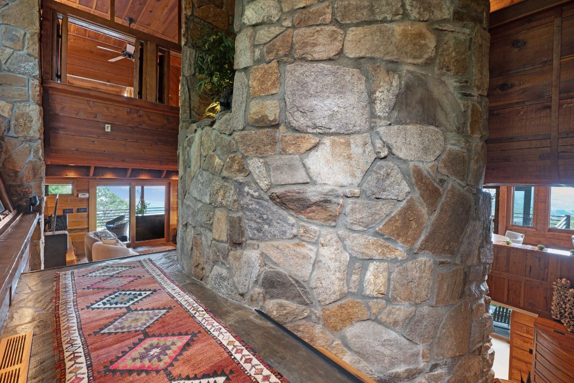 1210 King Gap Road Highlands, NC 28741 - Photo 7 of 98 Foyer