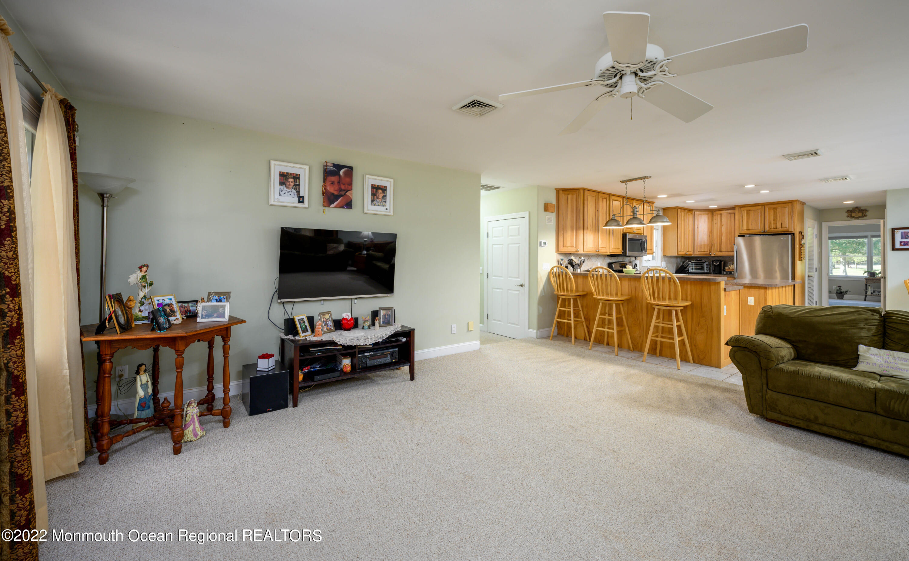 424 Georgia Tavern Road Howell, NJ 07731 - Photo 5 of 48 Living Room