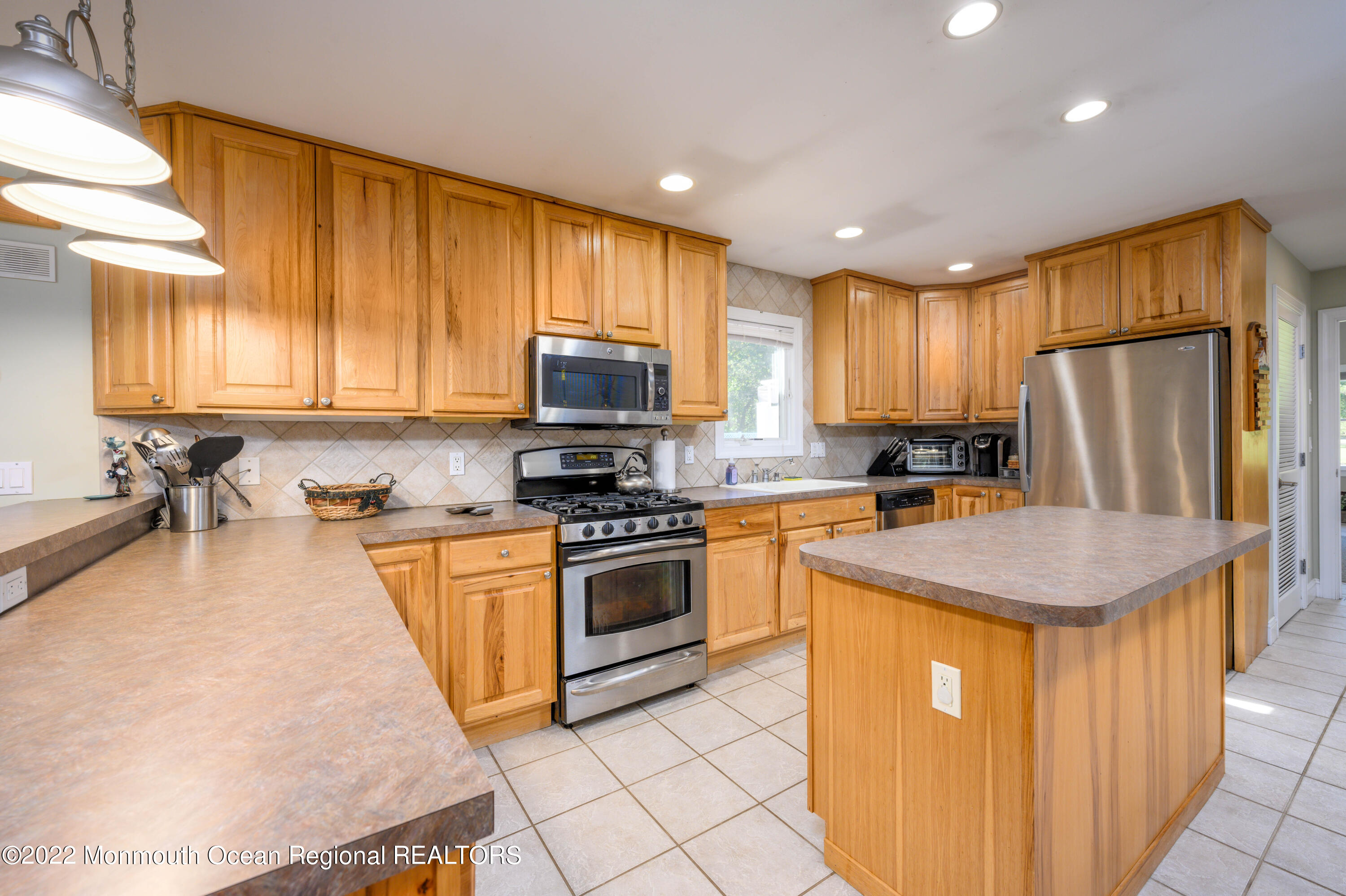 424 Georgia Tavern Road Howell, NJ 07731 - Photo 8 of 48 The Kitchen