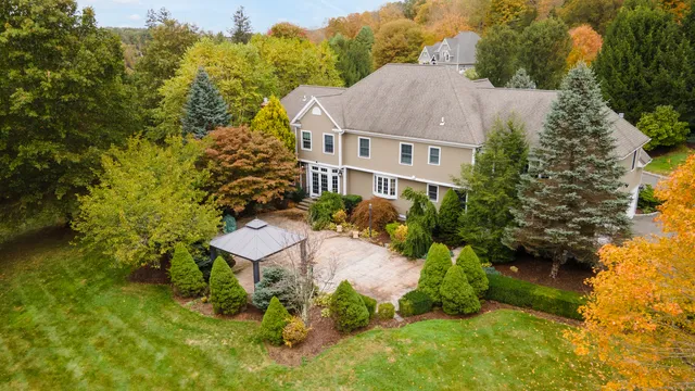 $1,399,000 | 4 Wentworth Drive, Newtown, CT 06470