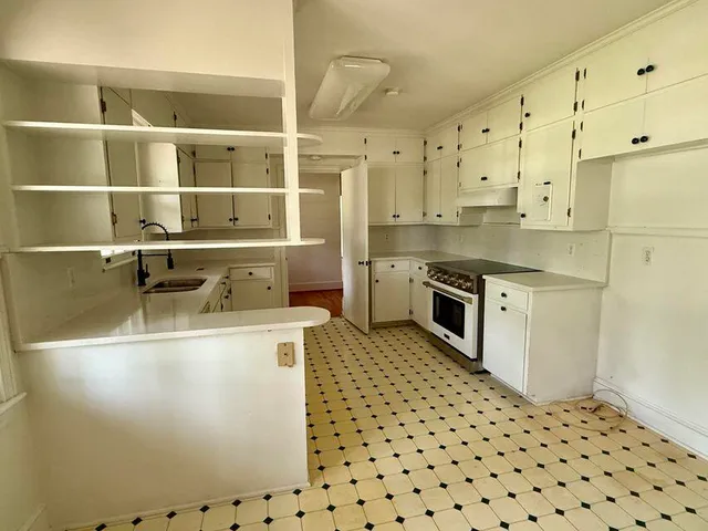 $2,000 | 205 Woodlawn Street, Walterboro, SC 29488