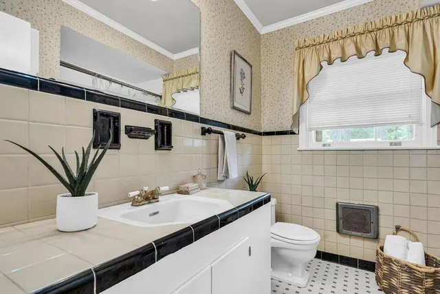 $2,000 | 205 Woodlawn Street, Walterboro, SC 29488