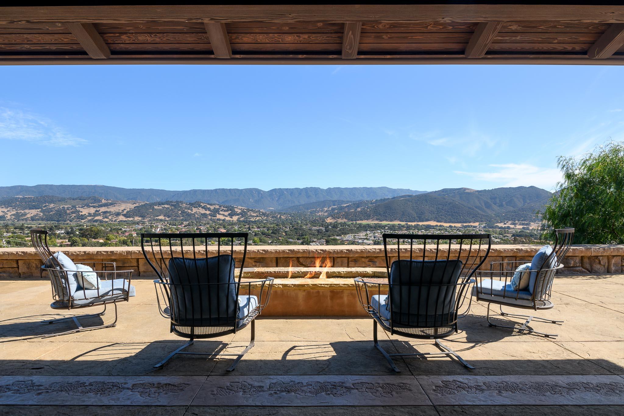 1418 Ribe Road Solvang, CA 93463 - Photo 11 of 46 Living Room View