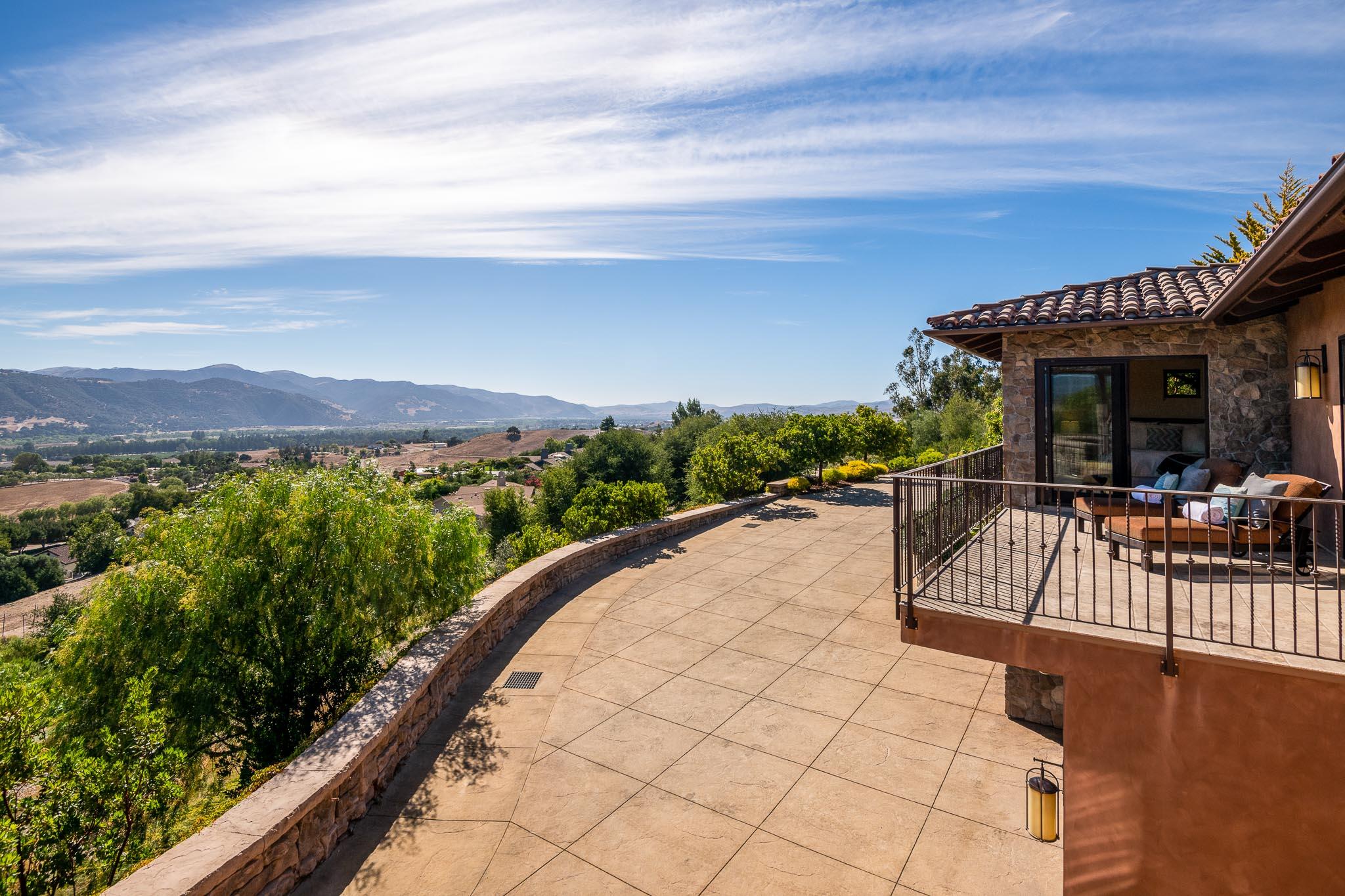 1418 Ribe Road Solvang, CA 93463 - Photo 30 of 46 Bedroom Patio View