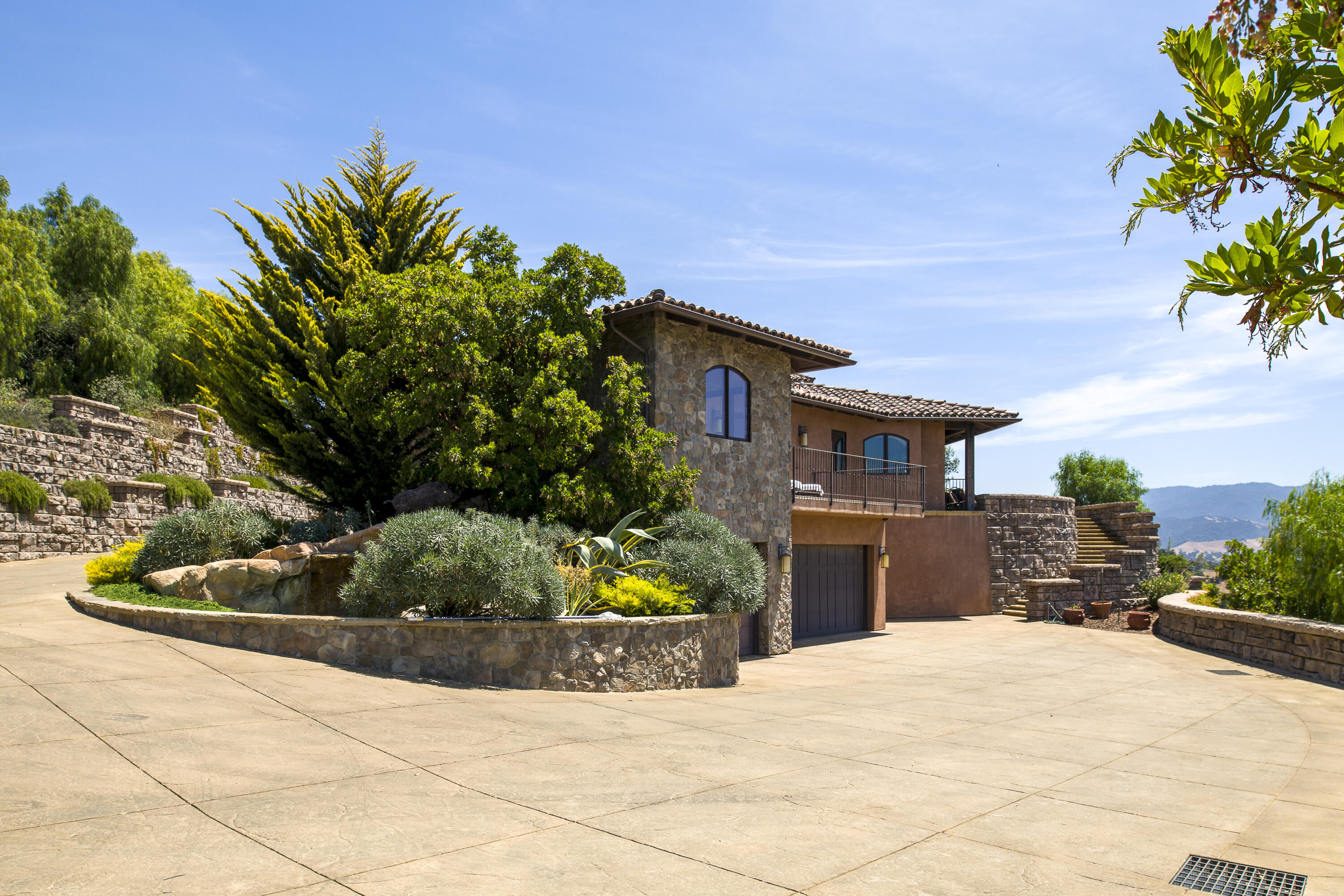 1418 Ribe Road Solvang, CA 93463 - Photo 39 of 46 Driveway/Exterior