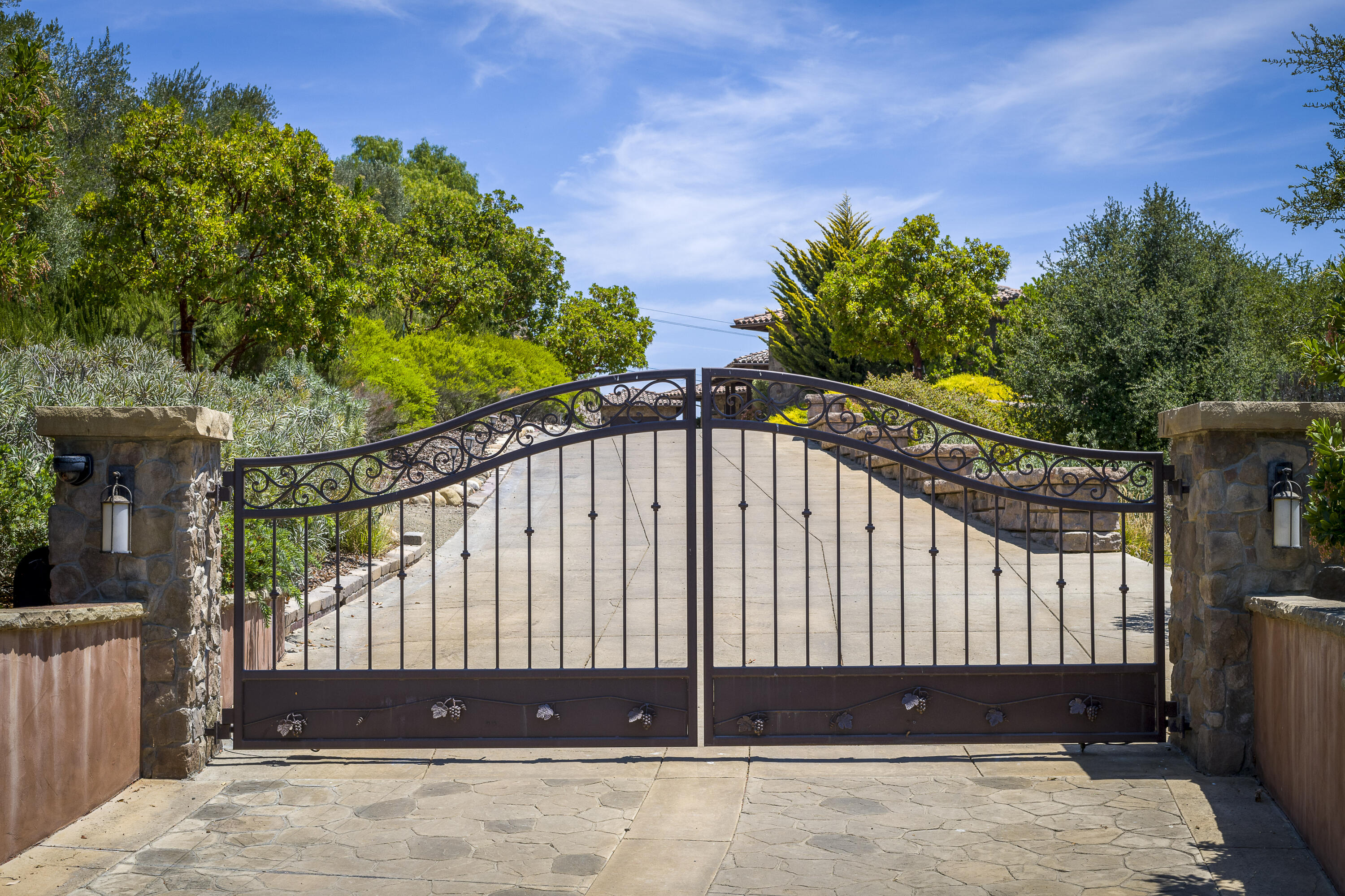 1418 Ribe Road Solvang, CA 93463 - Photo 40 of 46 Gated Entrance