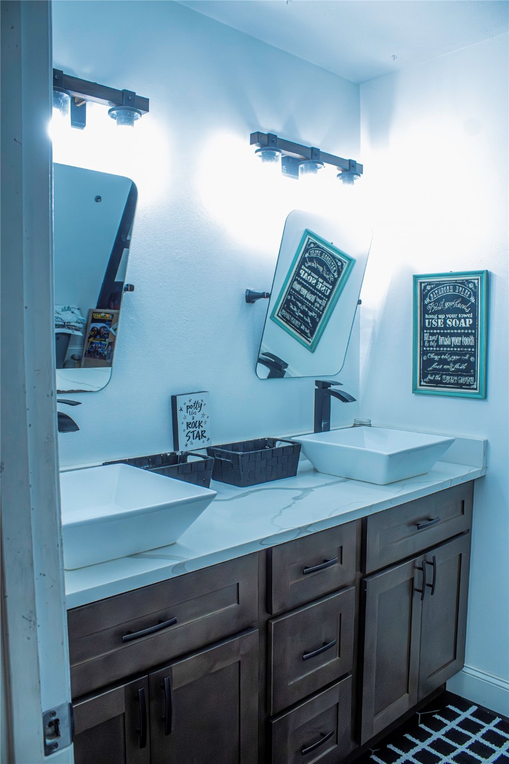 2703 Aspen Road Rosenberg, TX 77471 - Photo 15 of 24 a view of bathroom with dual sinks