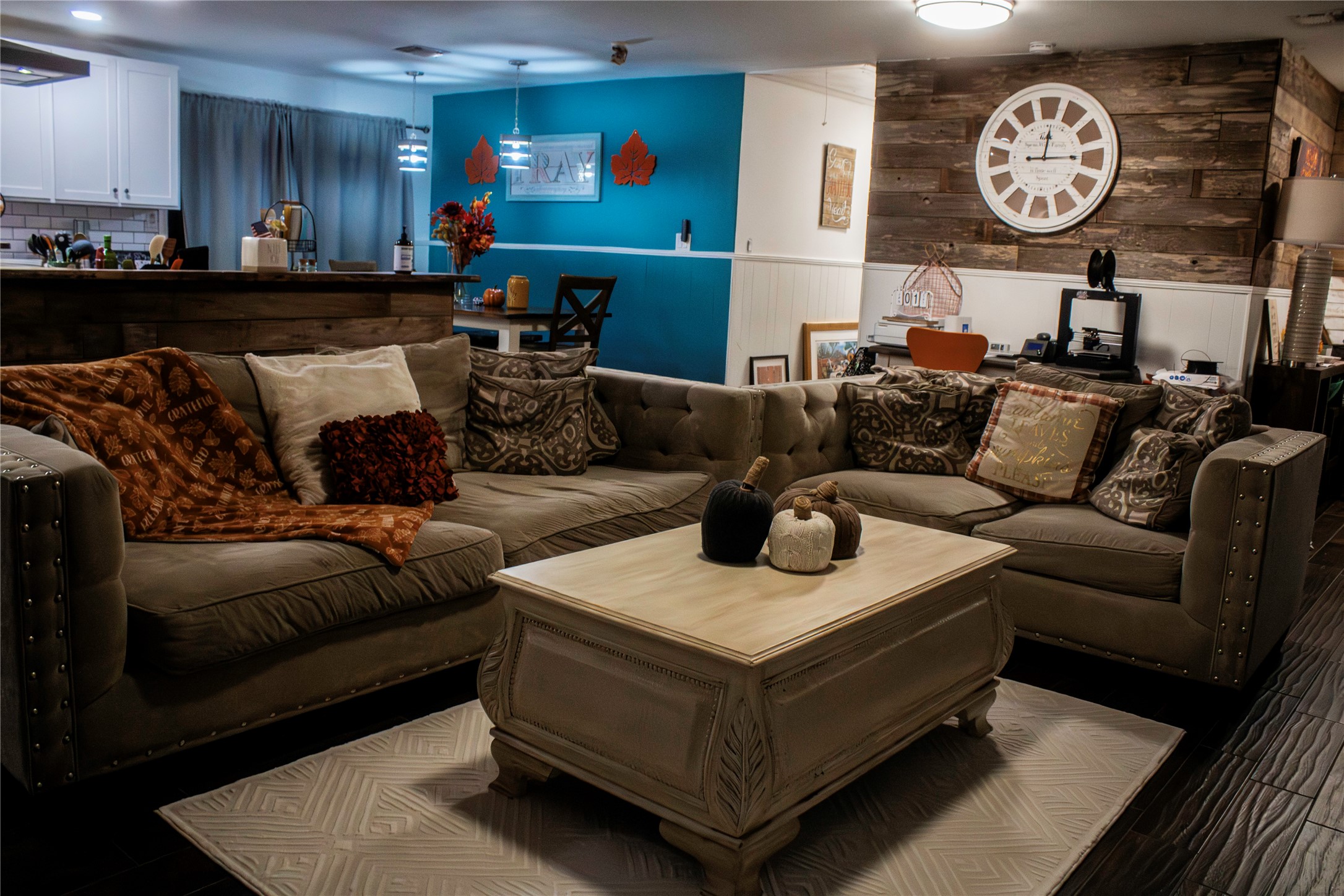 2703 Aspen Road Rosenberg, TX 77471 - Photo 2 of 24 a living room with furniture and a clock
