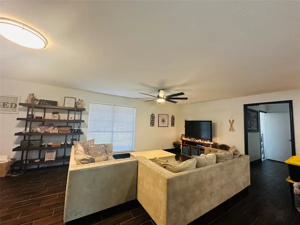 $384,900 | 2703 Aspen Road, Rosenberg, TX 77471
