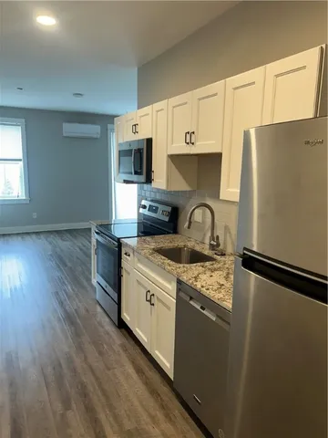 $1,875 | 128 Dean Street, Unit 303, Providence, RI 02903
