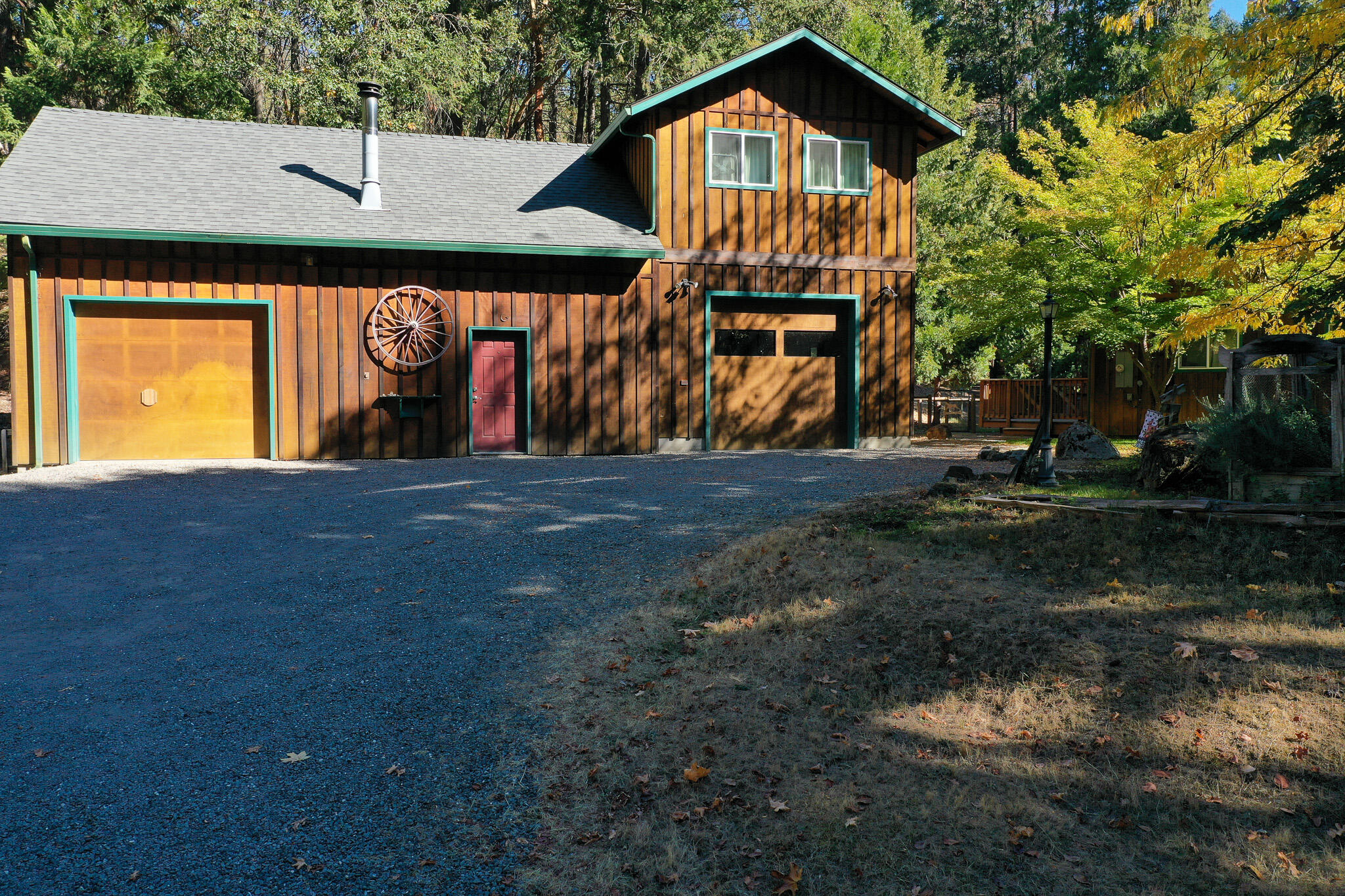 2728 Anderson Creek Road Talent, OR 97540 - Photo 39 of 45 a front view of a house with a yard