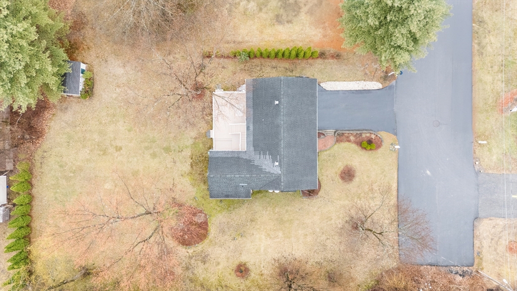 23 Echo Avenue Nashua, NH 03062 - Photo 31 of 38 a bathroom with a bathtub