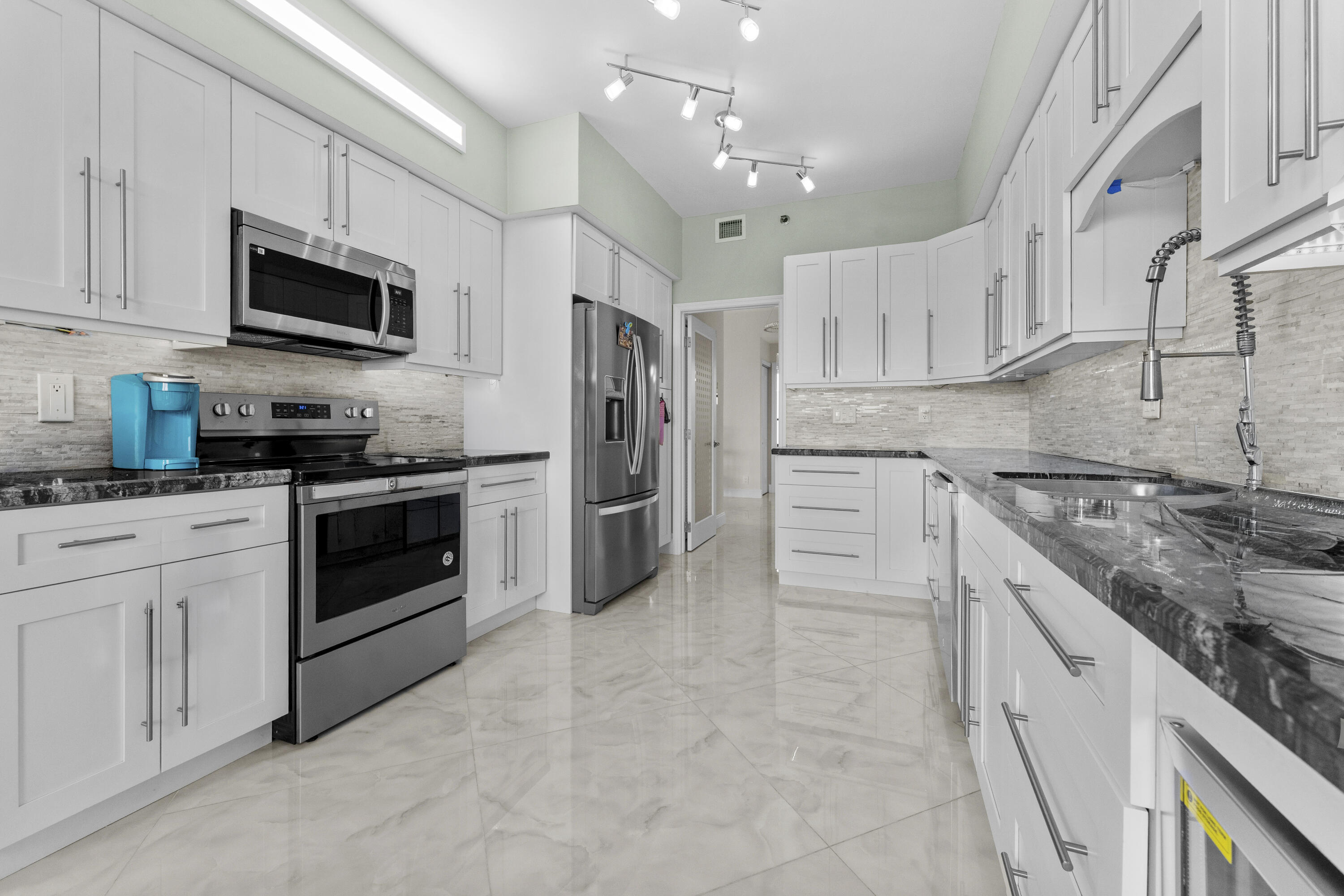 7578 Regency Lake Drive, Unit 802 Boca Raton, FL 33433 - Photo 17 of 31 7578 Regency Lake Drive #802-16