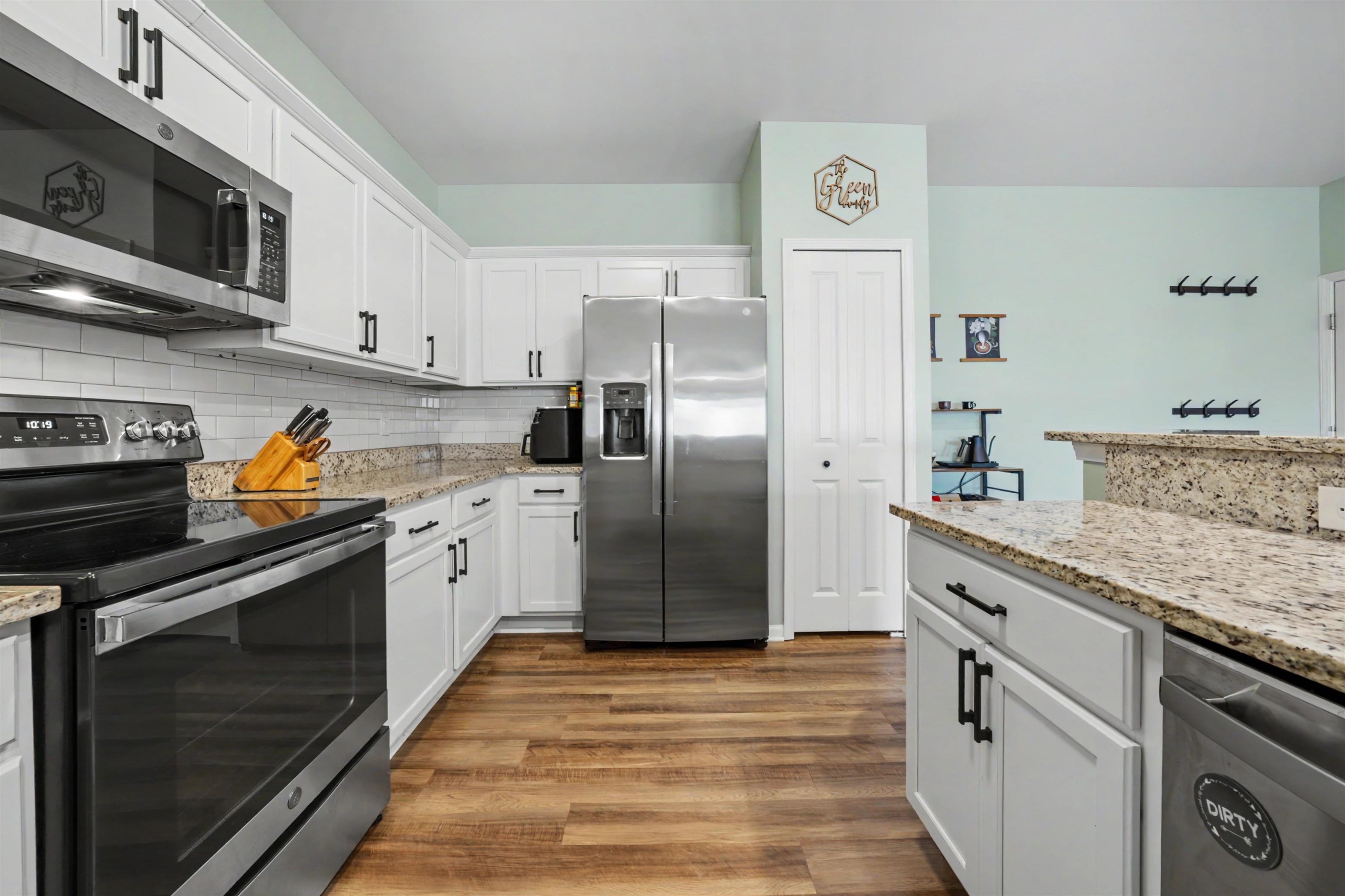 9836 Ridge Run Street Howell, MI 48855 - Photo 8 of 24