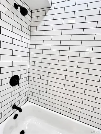 $1,195 | 3318 Illinois Avenue, Unit 1F, St. Louis, MO 63118