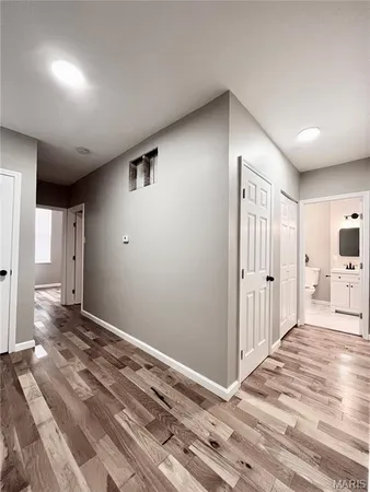 $1,195 | 3318 Illinois Avenue, Unit 1F, St. Louis, MO 63118