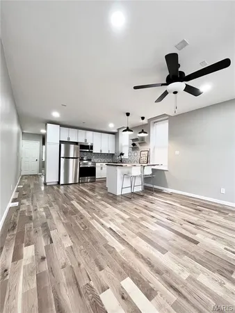 $1,195 | 3318 Illinois Avenue, Unit 1F, St. Louis, MO 63118