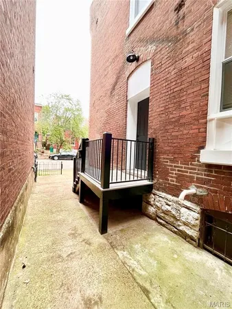 $1,195 | 3318 Illinois Avenue, Unit 1F, St. Louis, MO 63118