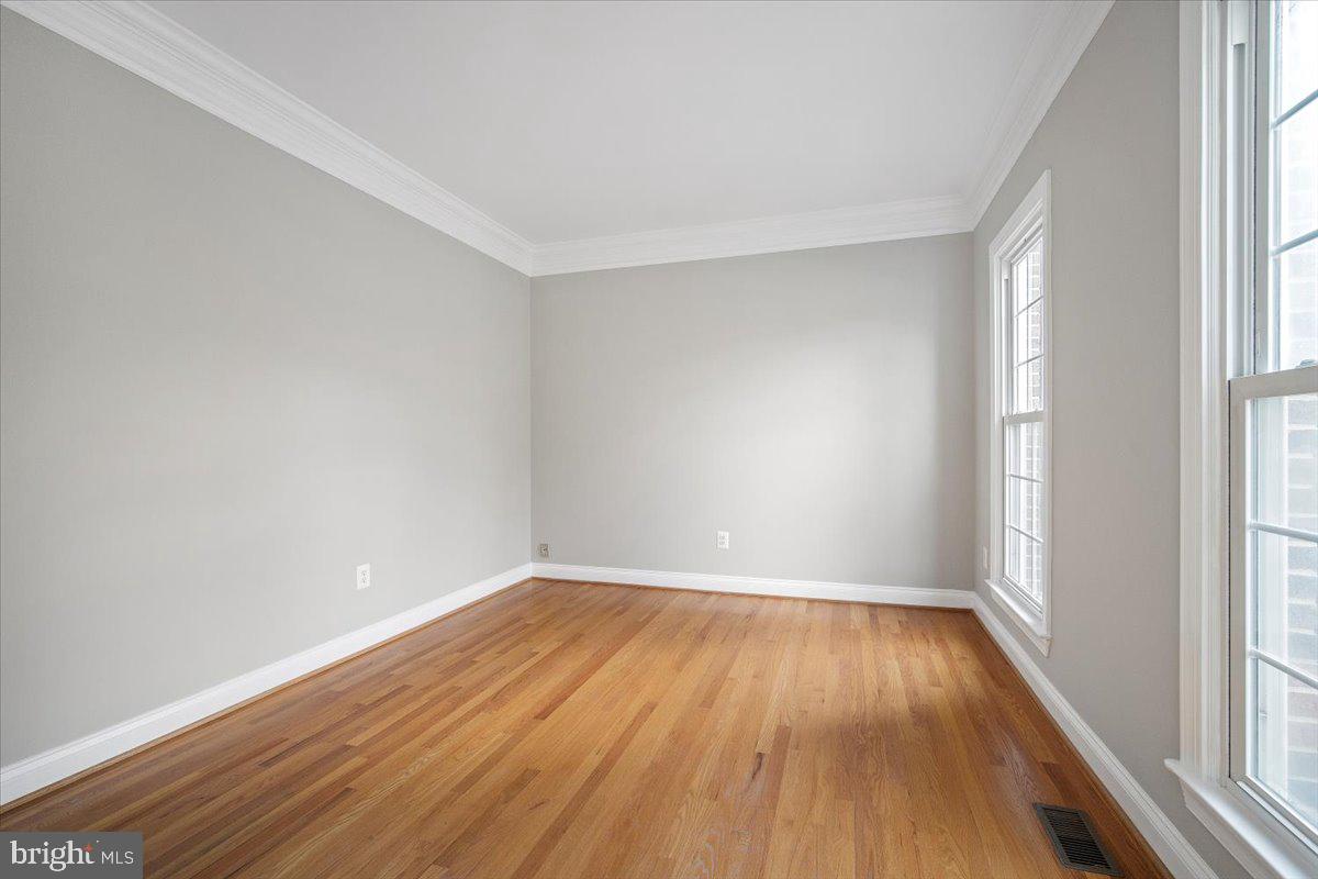 18513 Denhigh Circle Olney, MD 20832 - Photo 4 of 50