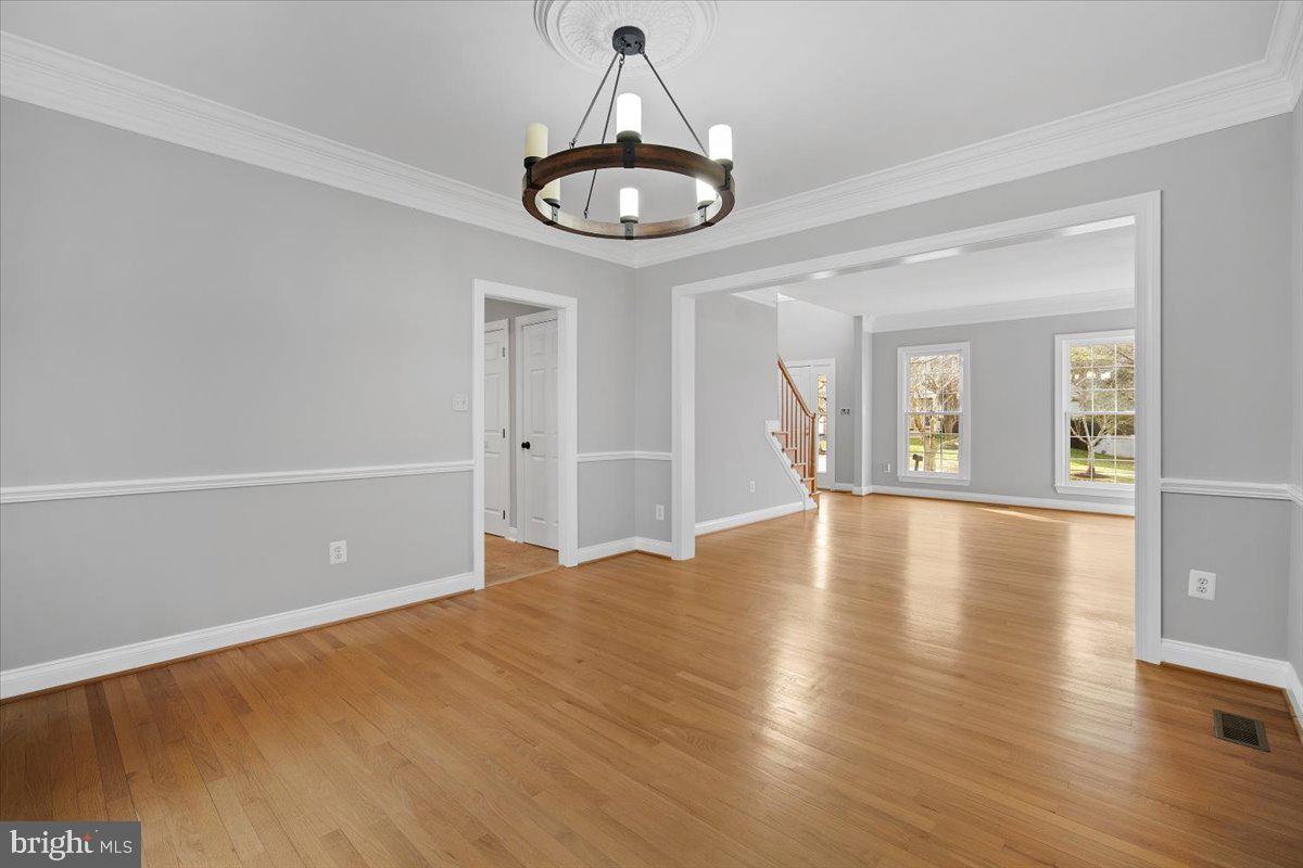 18513 Denhigh Circle Olney, MD 20832 - Photo 8 of 50