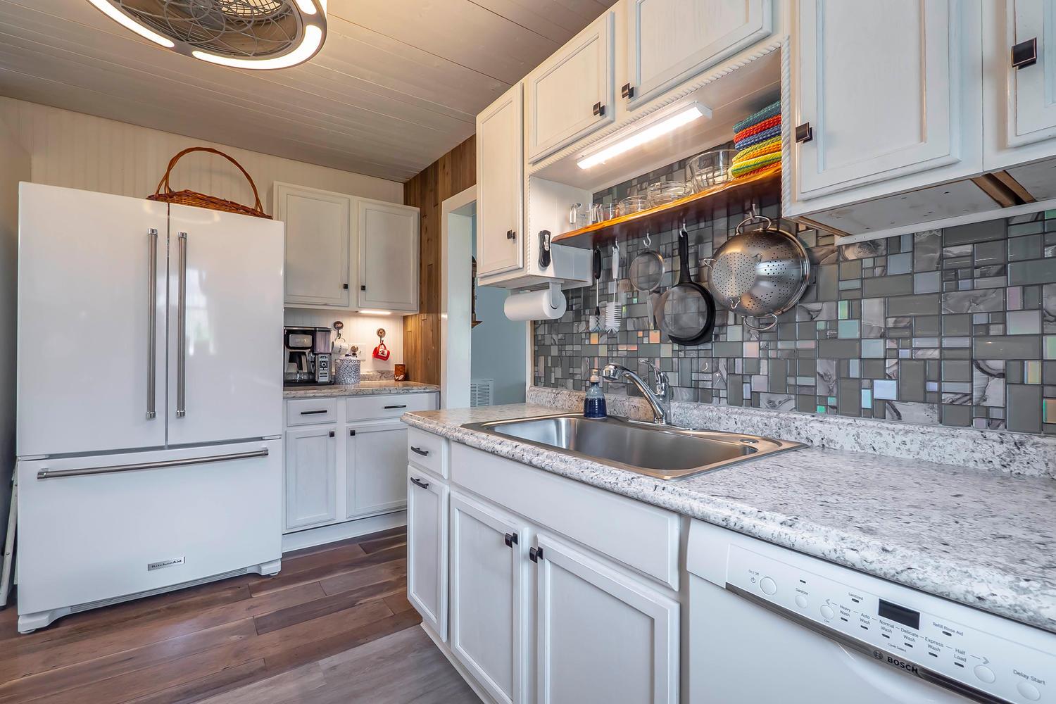 115 Caperton Road Hohenwald, TN 38462 - Photo 14 of 29 Stunning refrigerator that remains