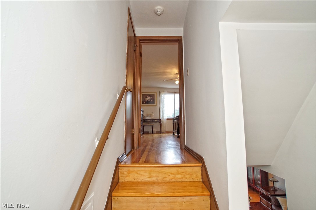 4137 Stonehaven Road Cleveland, OH 44121 - Photo 14 of 23
