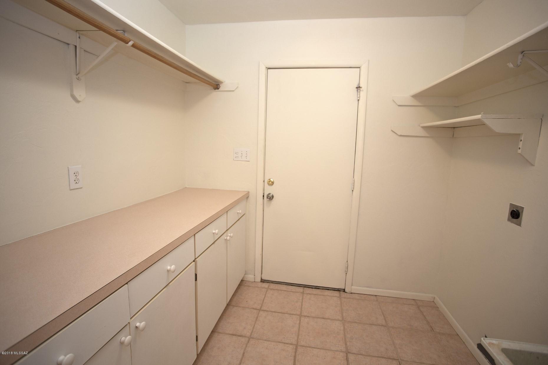 5851 South Avra Road Tucson, AZ 85735 - Photo 22 of 46 a view of utility room
