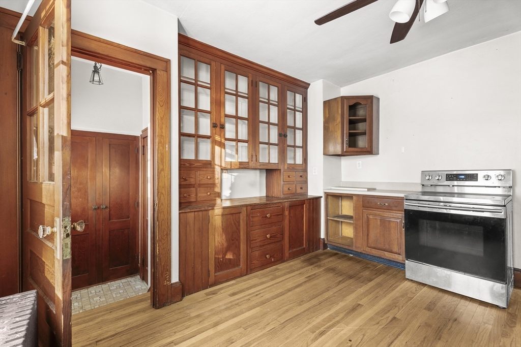 861 Grattan Street Chicopee, MA 01020 - Photo 13 of 41