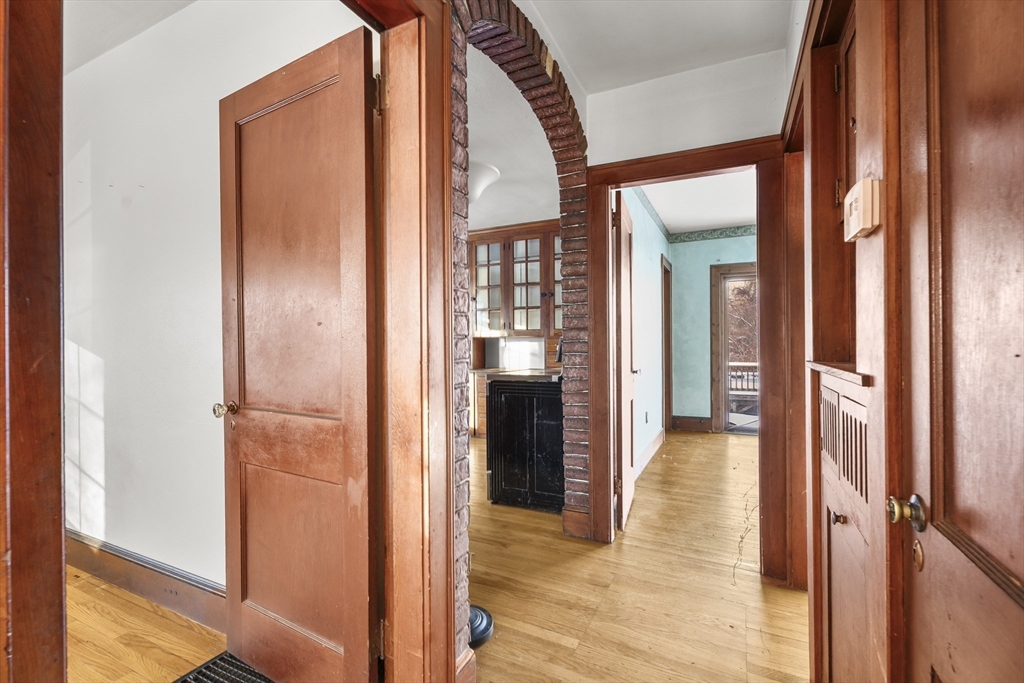 861 Grattan Street Chicopee, MA 01020 - Photo 16 of 41