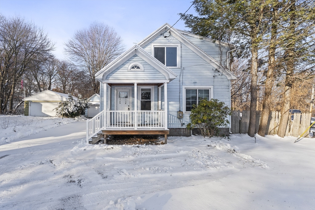 861 Grattan Street Chicopee, MA 01020 - Photo 2 of 41