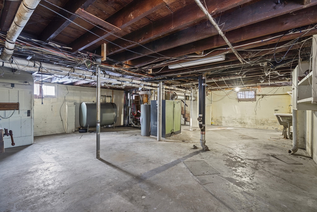 861 Grattan Street Chicopee, MA 01020 - Photo 30 of 41