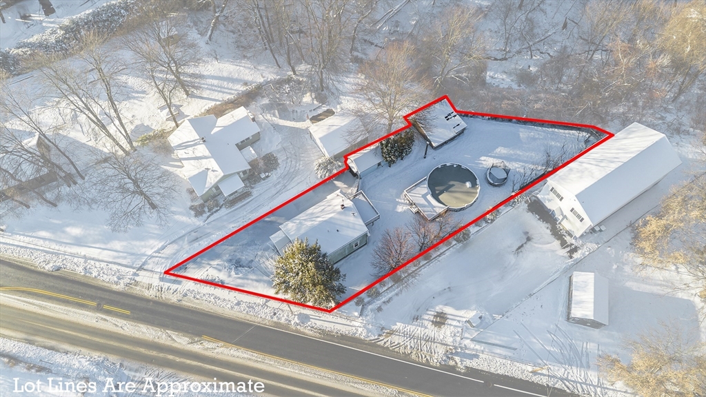 861 Grattan Street Chicopee, MA 01020 - Photo 3 of 41