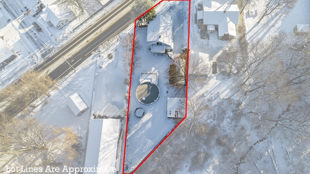 861 Grattan Street Chicopee, MA 01020 - Photo 4 of 41