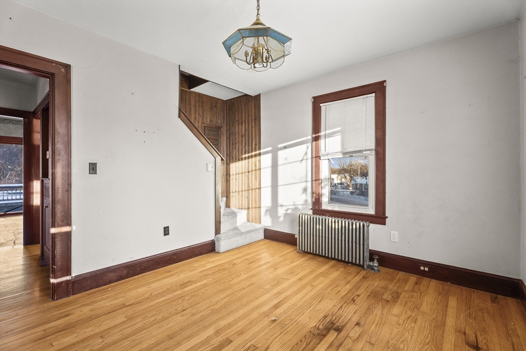 861 Grattan Street Chicopee, MA 01020 - Photo 9 of 41