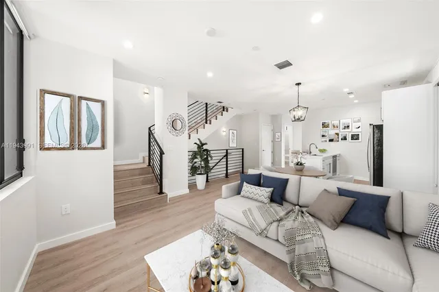 $3,900 | 1259 Southwest 3rd Street, Unit 5, Miami, FL 33135