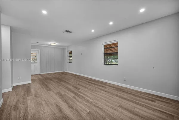 $449,770 | 130 Northeast 171st Terrace, Miami, FL 33162