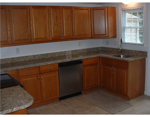 51 Edgehill Road Warwick, RI 02889 - Photo 6 of 12 Kitchen.