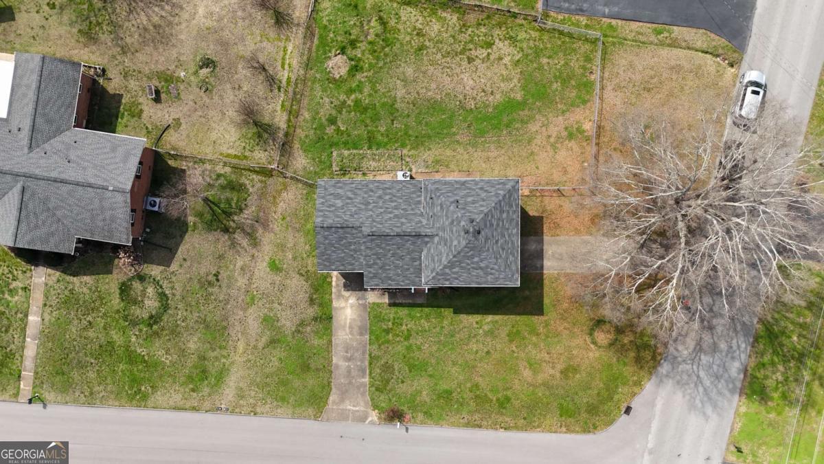 31 Jackson Way Fort Oglethorpe, GA 30742 - Photo 48 of 51 front view of a house with a yard